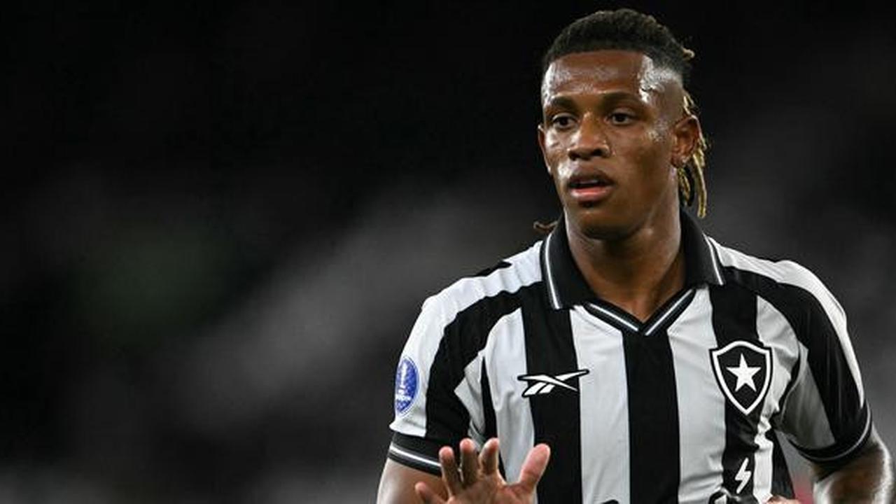 Manchester United Incar Danilo sebagai Calon Pengganti Casemiro, Persaingan Dipastikan Ketat