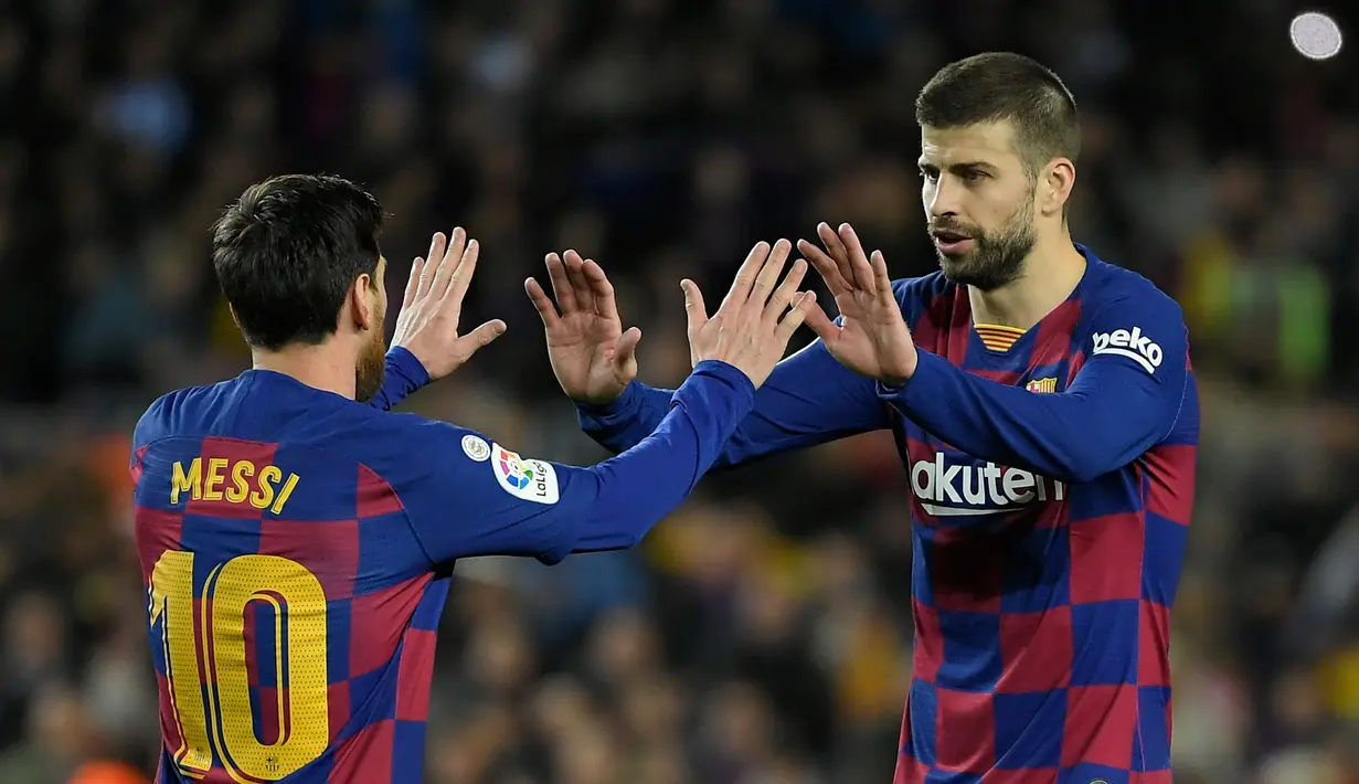 3. Gerard Pique (483 laga) - Pique menjadi rekan Lionel Messi di Barcelona sejak tahun 2008. Selama 12 tahun berseragam Barcelona, Pique tercatat 483 kali bermain bersama Messi. (AFP/Lluis Gene)