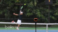 Selain bertanding para petenis juga merekam aksi lawannya pada ajang Combiphar Tennis Open 2017 di Hotel Sultan, Jakarta. Senin (13/2/2017). (Bola.com/Nicklas Hanoatubun)