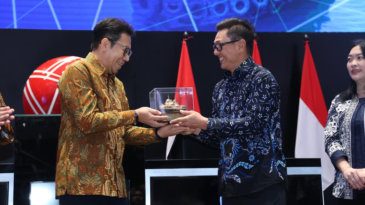 Pencatatan saham perdana PT Pelayaran Kurnia Lautan Semesta Tbk, Senin, 12 Juni 2023. (Foto: BEI)