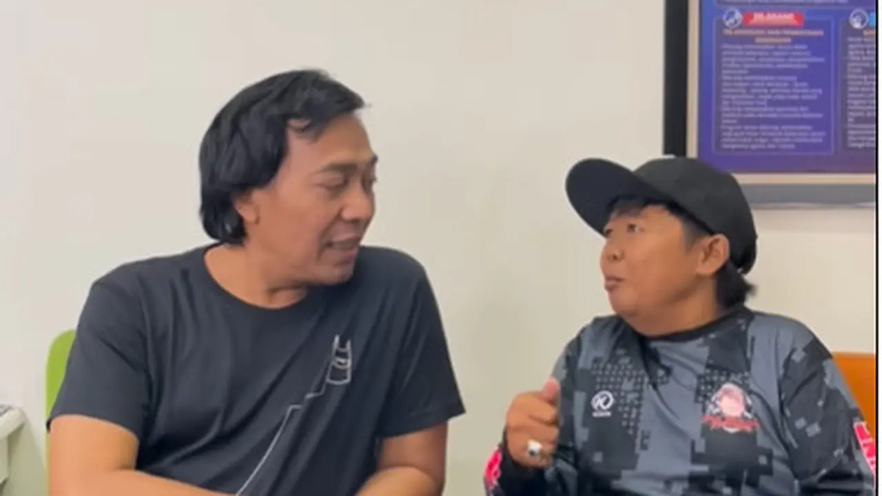 Terkenal dengan Gaya Sederhana dan Nyeleneh, Komeng Punya Koleksi Jam Tangan yang Uhuy Banget