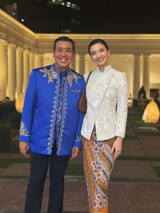 Tanpa makeup berlebih, Raline Shah terlihat cantik natural dengan makeup flawless bernuansa pinkish [@ralineshah]