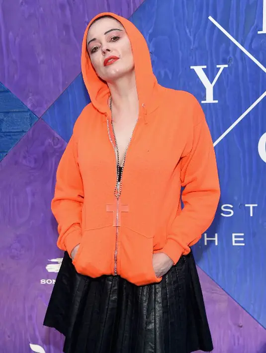 Bukan hanya Rose Mc Gowan, sederet artis cantik juga pernah menjadi korban pelecehan seksual yang  dilakukan Harvey Weinstein. Di antaranya ada Angelina Jolie dan Gwyneth Paltrow yang dipaksa memijit produser ini. (AFP/Jamie McCarthy)