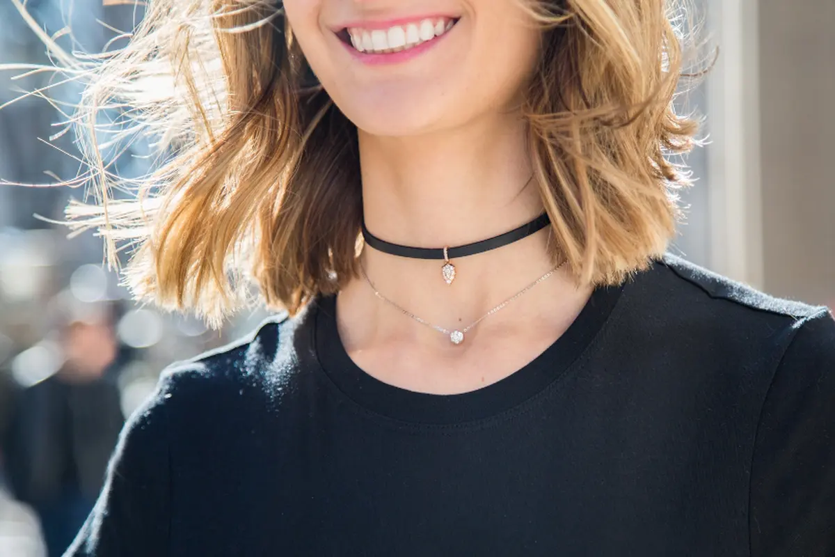 5 Style Wanita Mengenakan Choker, Nomer 3 Kamu Banget!