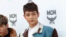 MinHo Shinee yang menjadi pusat perhatian para awak media. MinHo yang menggenakan coat berbahan kulit dengan kombinasi warna yang elegan. (AFP/Bintang.com)