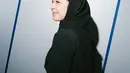 Meski masih menyisakan rambut di bagian depan, Bernadya tampil cantik dengan makeup natural [@bernadyaribka
