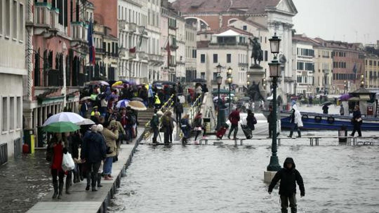 Kota Venesia tenggelam