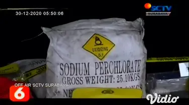 Sebuah rumah yang digunakan untuk memproduksi bom ikan di kawasan Socah, Bangkalan, Madura, Jawa Timur, digerebek oleh petugas gabungan dari Korpolairud Baharkam Mabes Polri dan Ditpolairud Polda Jawa Timur.