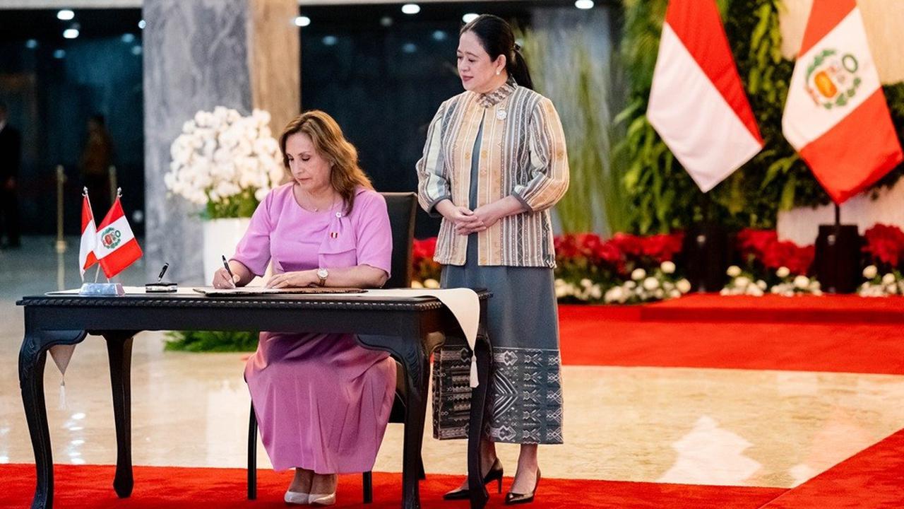 Ketua DPR RI Puan Maharani menerima kunjungan Presiden Republik Peru Dina Ercilia Boluarte Zegarra di Gedung DPR