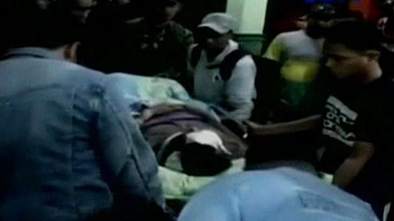 (Lip6 malam)  Polisi keroyok camat