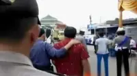 Selain narkoba, polisi juga mengamankan lima bus dan truk yang diduga tak laik jalan di Tol Purbaleunyi Bandung. (Liputan 6 SCTV)
