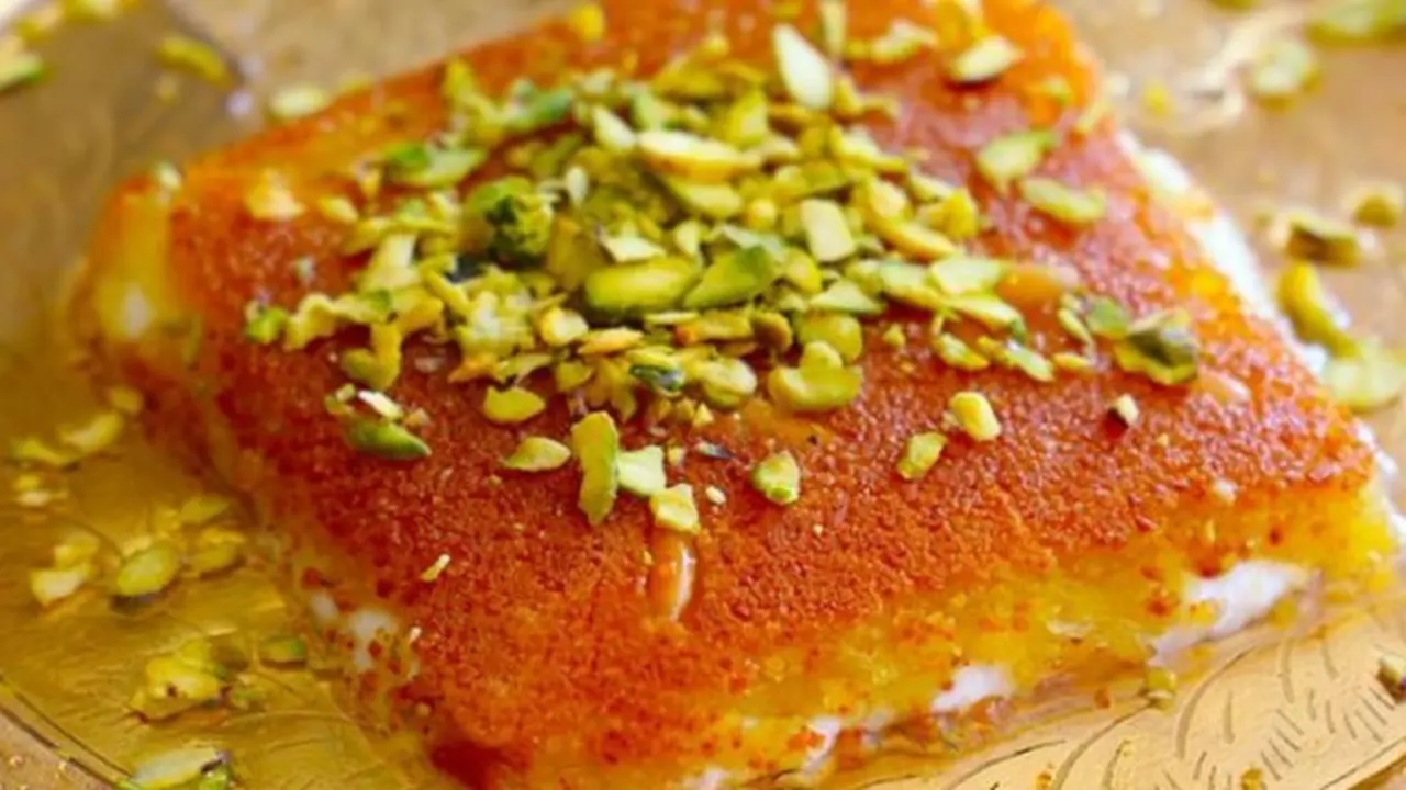 Kunafeh. (Wikimedia Commons/Sarah Canbel)
