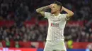 <p>Lucas Ocampos. Sayap kiri berusia 27 tahun ini didatangkan Sevilla pada awal musim 2019/2020 dari Olympique Marseille dengan nilai transfer 15 juta euro. Musim ini ia telah tampil 39 kali di semua ajang dengan torehan 9 gol dan 6 assist. Bersama Timnas Argentina ia telah mengoleksi 10 caps dengan torehan 2 gol dan 1 assist sejak melakukan debut pada 9 Oktober 2019. (AFP/Cristina Quicler)</p>