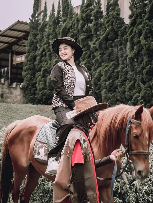 (Instagram/dewiperssik9)