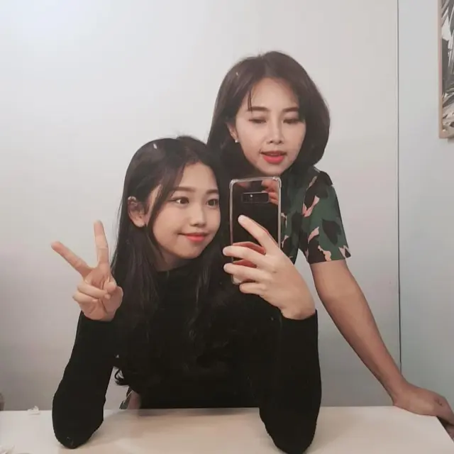 6 Potret Kebersamaan Yannie Kim dan Sang Anak, Bak Kakak Adik