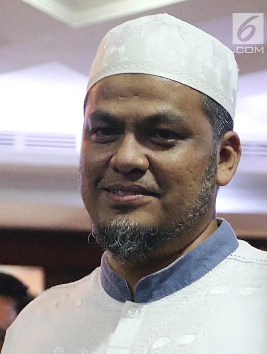 Anak Abu Bakar Ba'asyir, Abdurrochim saat menemui Wakil Ketua DPR Fadli Zon di Kompleks Parleman, Jakarta, Rabu (23/1). Keluarga dan kuasa hukum mengadu terkait pembebasan Abu Bakar Baasyir yang menuai kontroversi. (Liputan6.com/JohanTallo)