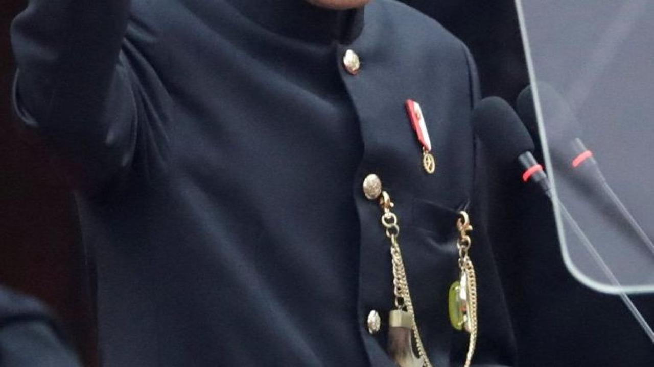 "Terakhir, kepada Presiden Terpilih, Bapak Jendral TNI (Purn.) Prabowo Subianto, tahun depan, Insyallah, Bapak yang akan menyampaikan pidato kenegaraan. Nanti, pada tanggal 20 Oktober 2024, izinkan saya menyerahkan tongkat estafet kepemimpinan ini kepada 