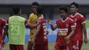 Gelandang Perseru Badak Lampung FC, Hariyanto Panto, menangis usai berhasil mengalahkan Bhayangkara FC pada laga Liga 1 2019 di Stadion Patriot, Bekasi, Jumat (16/8). Bhayangkara FC takluk 0-1 dari Badak Lampung FC. (Bola.com/M Iqbal Ichsan)