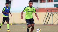 Gelandang Persebaya, Osvaldo Haay. (Bola.com/Aditya Wany)
