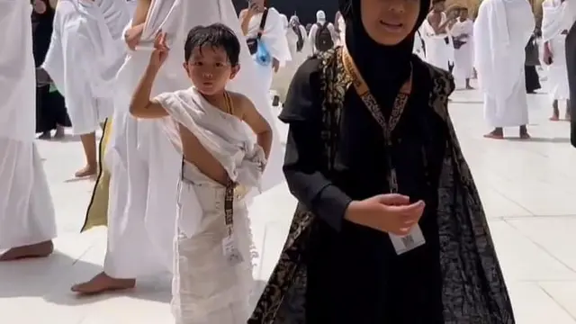 Sempat 3 Kali Ditunda, Ini 7 Momen Ryana Dea saat Jalani Umrah