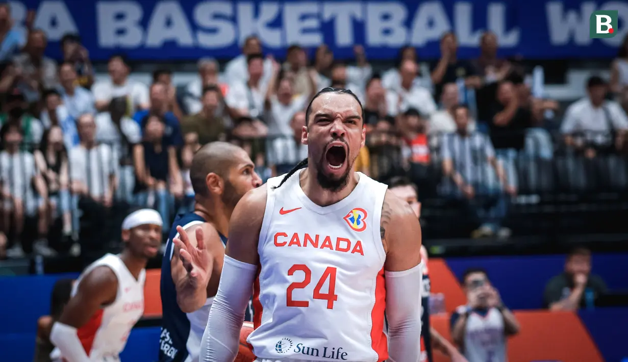 Pebasket Kanada, Dillon Brooks melakukan selebrasi setelah mencetak poin pada laga Grup H Piala Dunia FIBA 2023 melawan Prancis yang berlangsung di Indonesia Arena, Senayan, Jakarta, Jumat (25/08/2023). Kanada menang dengan skor 95-65. (Bola.com/Bagaskara Lazuardi)