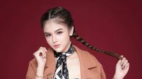 DJ Floryn dengan 190 ribuan pengikut di TikTok kerap siaran dari jam 22.00 hingga lewat tengah malam. Tips bugarnya rajin olahraga yoga hingga body pump. (Foto: Dok. TikTok @djfloryn)