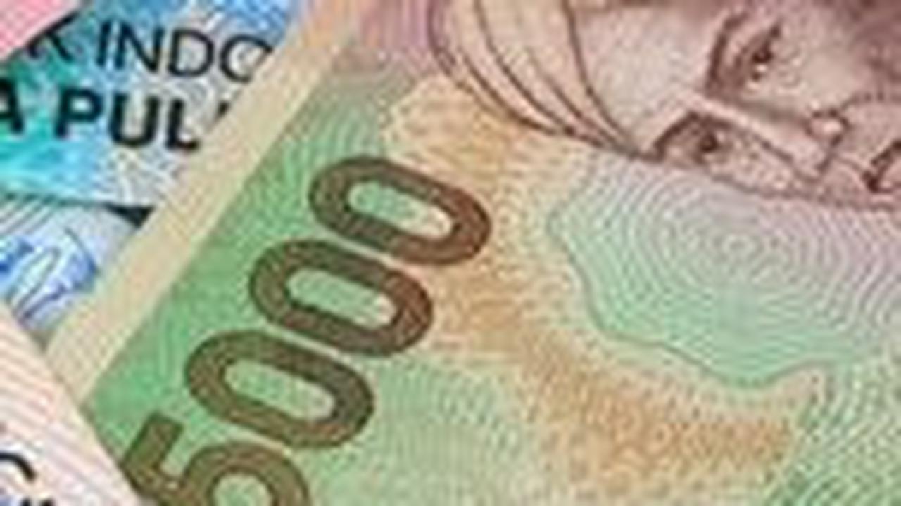 31. Kota Surakarta Rp2.269.070<br>32. Kota Salatiga Rp2.378.951<br>33. Kota Semarang Rp3.243.969<br>34. Kota Pekalongan Rp2.389.801<br>35. Kota Tegal Rp2.231.628.