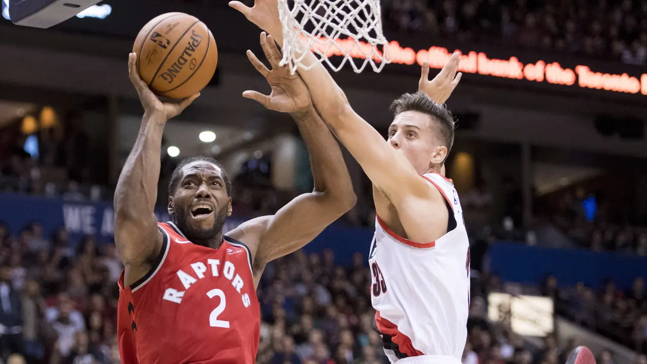 Kawhi Leonard melakoni debut bersama Toronto Raptors