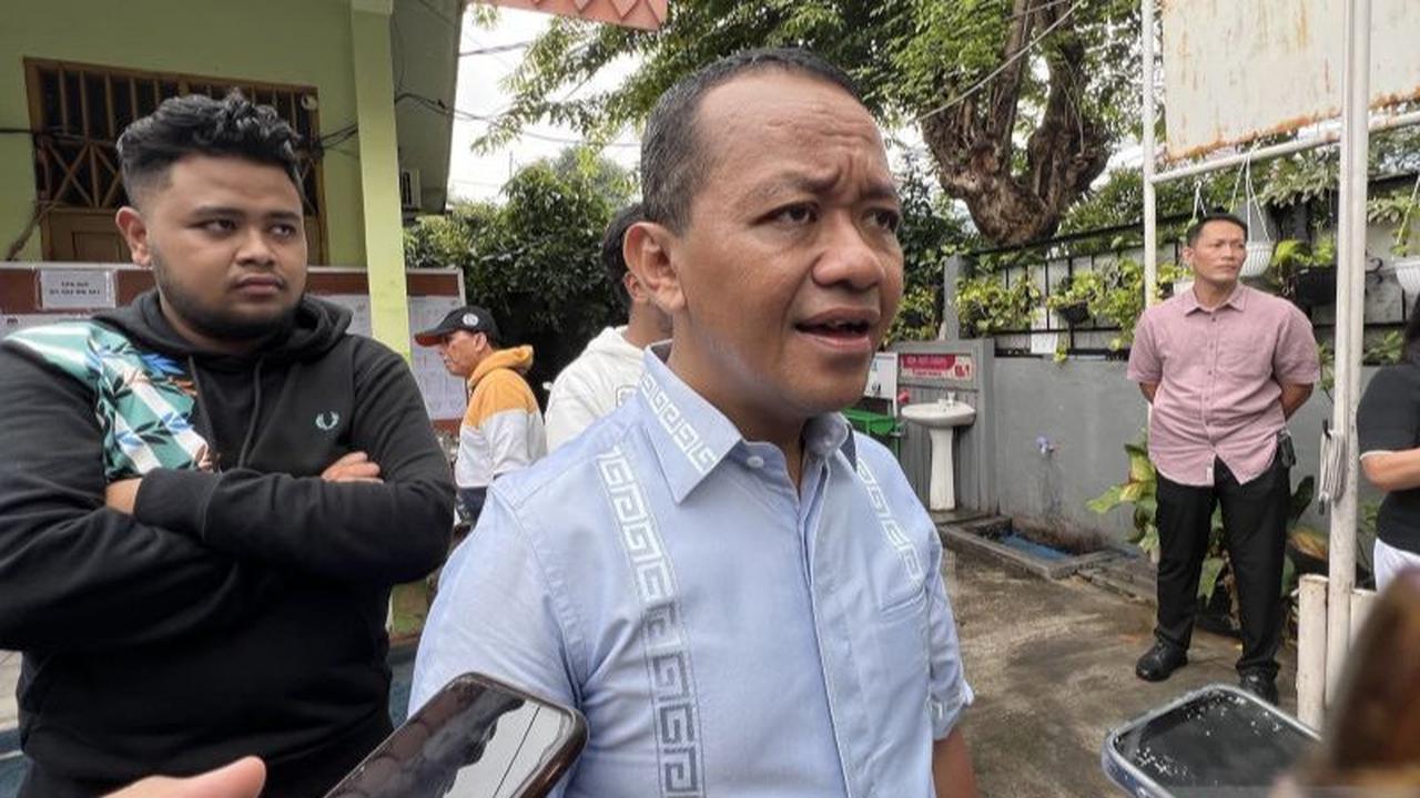“Halusinasi itu. Nama gue ada di situ, ya? Saya enggak nonton, ya,”&nbsp;