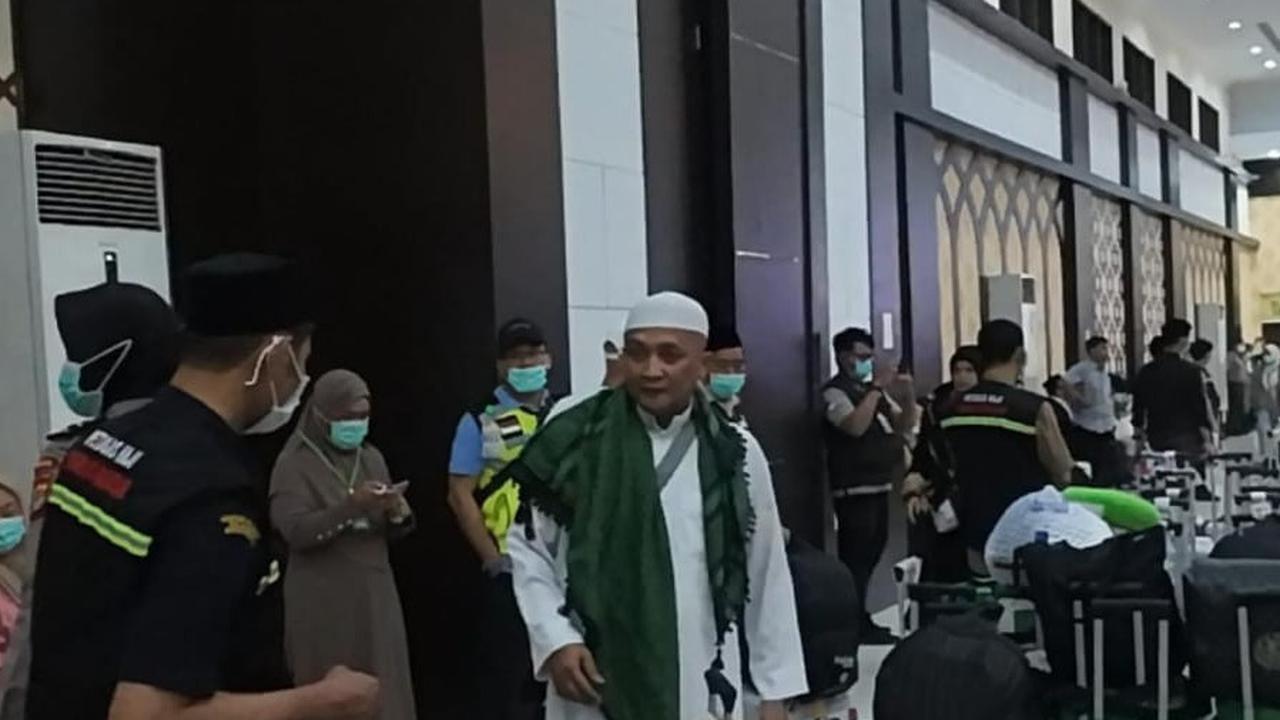 kepulangan jemaah haji kloter 1 makassar