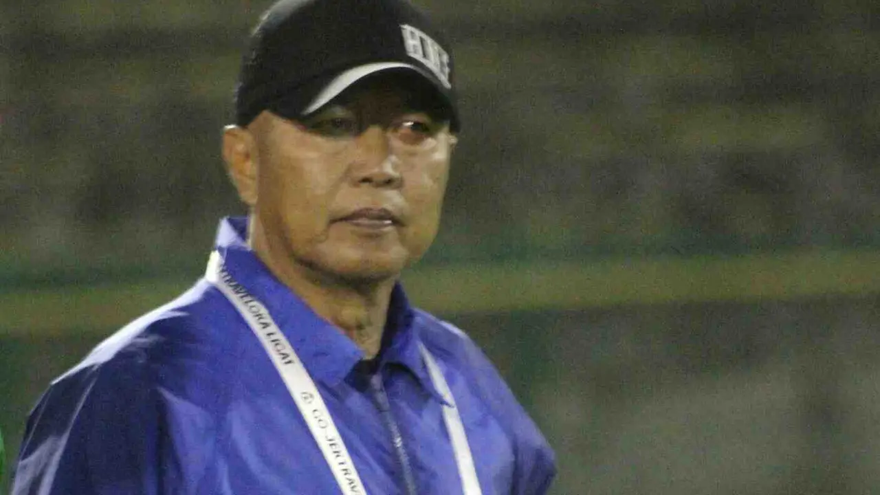 Pelatih Gresik United, Hanafi. 