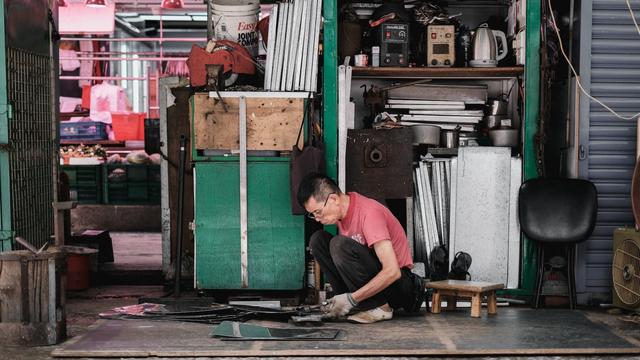 Ilustrasi tekun, bekerja keras