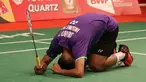  Tommy Sugiarto harus mengakui keunggulan pemain Hongkong, Wei Nan, di babak ketiga Kejuaraan Dunia Bulutangkis 2015. Rabu (12/8/2015). (Bola.com/Arief Bagus)