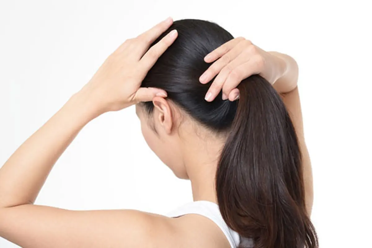 Trik Hilangkan Rambut Lepek dan Gatal Saat Mudik