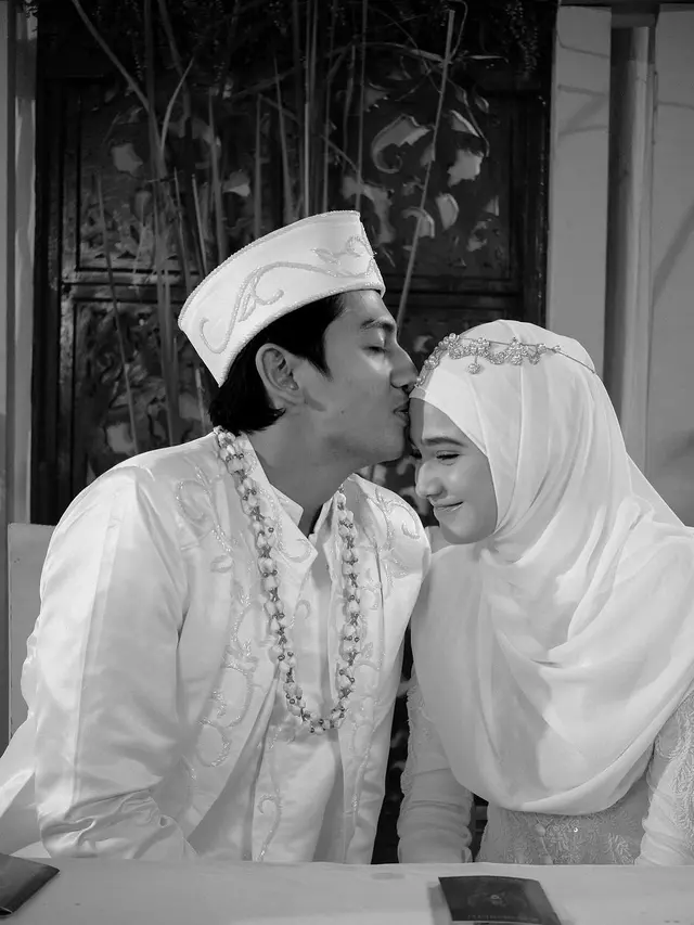 6 Potret Pernikahan Syifa Hadju dengan Harris Friza di Sinetron Saleha, Anggun Kenakan Busana Pengantin