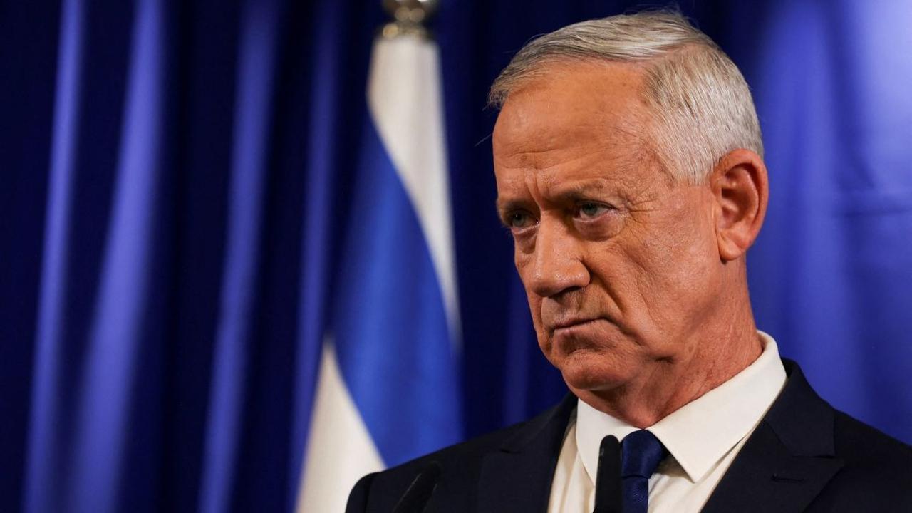 FOTO: Momen Benny Gantz, Menteri Perang Israel Tertunduk Usai Umumkan Mundur dari Kabinet Pemerintahan Benjamin Netanyahu