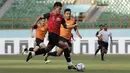 Pemain Timnas Indonesia U-19 saat mengikuti internal games di Stadion Wibawa Mukti, Cikarang, Rabu (15/1). Sebanyak 53 pemain mengikuti seleksi untuk memperkuat skuat utama Timnas Indonesia U-19. (Bola.com/Yoppy Renato)