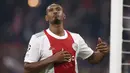 Sebastien Haller. Striker Pantai Gading berusia 27 tahun yang telah memperkuat Ajax Amsterdam sejak musim 2020/2021 lalu ini telah mencetak 10 gol musim ini. Rinciannya adalah 5 gol dari 8 laga di Eredivisie dan 5 gol dari 2 laga di Liga Champions. (AFP/Kenzo Tribouillard)