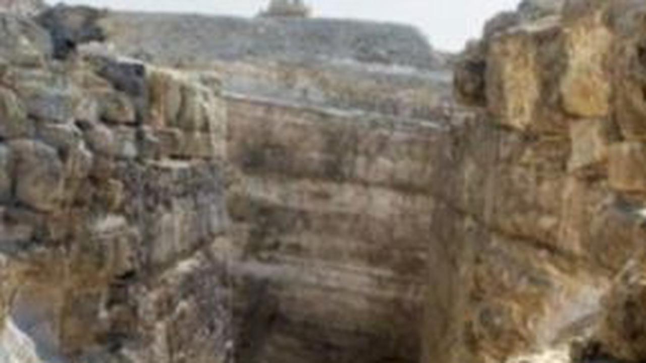 Arkeolog Akhirnya Pecahkan Misteri Tangga Aneh di dalam Piramida Mesir Berusia 4.500 Tahun, Begini Temuannya