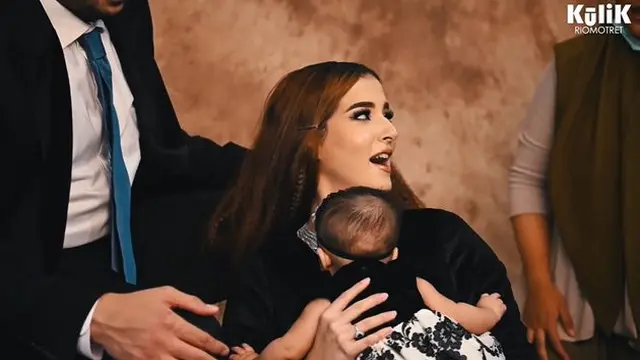 Pertama Kalinya, Ini 6 Momen Pemotretan Tasya Farasya Bareng Suami dan Buah Hati