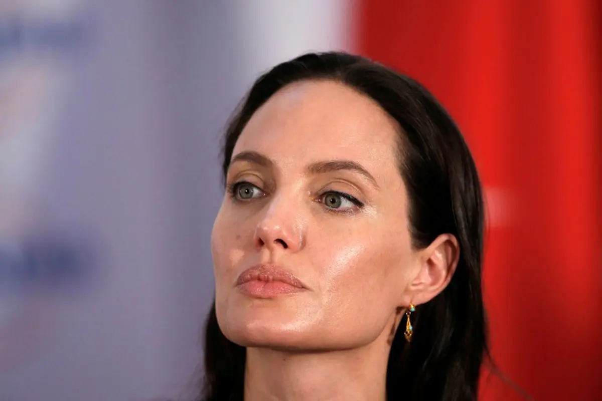 [Bintang] Angelina Jolie
