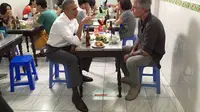 Dekat dengan Barack Obama, Ini Profil Singkat Mendiang Anthony Bourdain