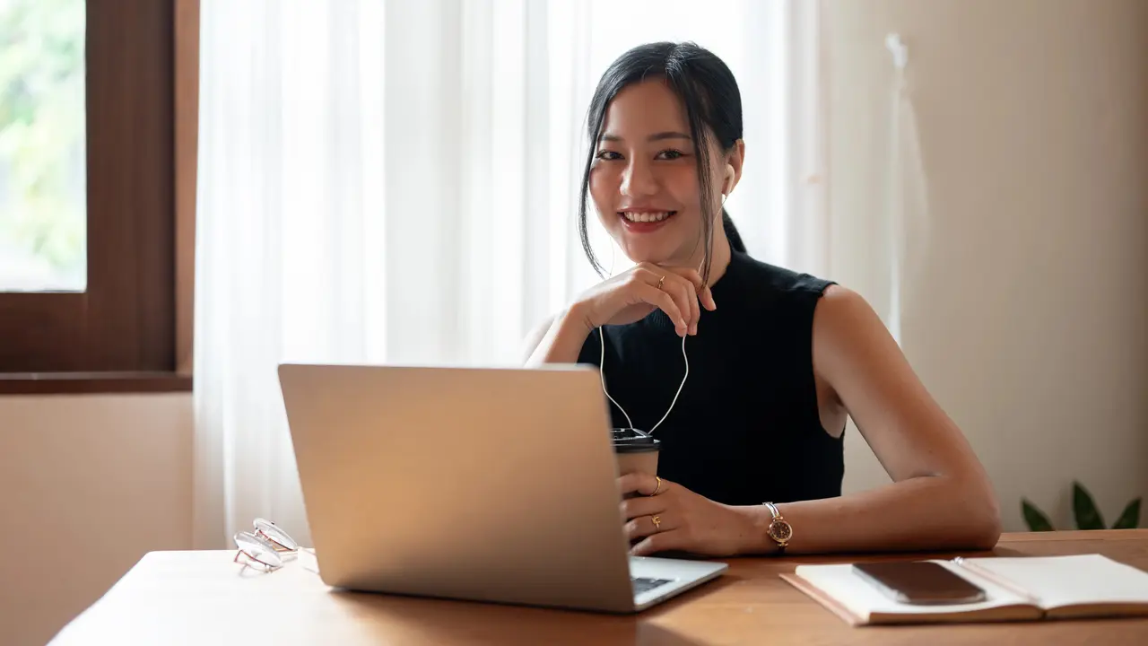 wanita january sisi adaptif