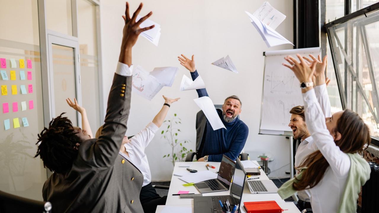 Ilustrasi bekerja, sukses, kerja sama tim