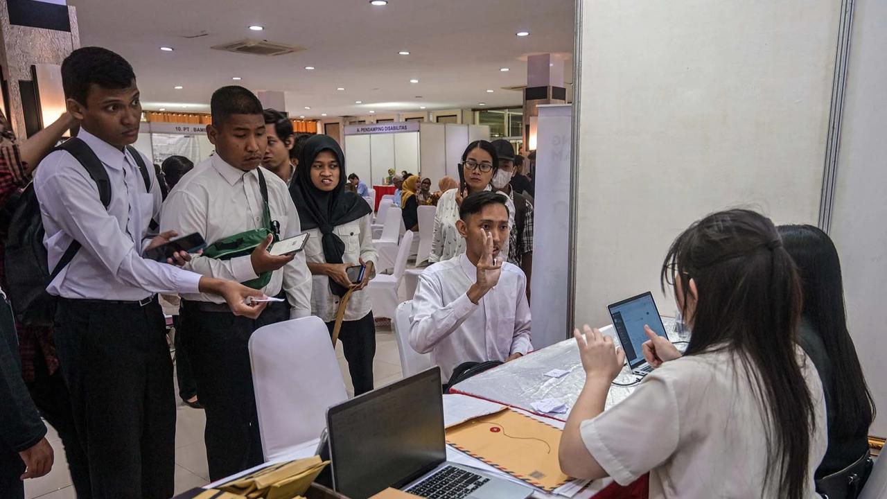FOTO: Surabaya Gelar Job Fair Khusus Disabilitas, Sediakan Ratusan Peluang Kerja