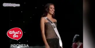 Dalam pagelaran Miss Universe ke-65 yang digelar Filipina, gaun wakil Indonesia, Kezia Warouw nyaris terpeleset gara-gara tersangkut suatu benda di atas panggung.