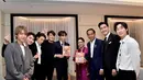 "Satu-satunya CD Super Junior di dunia yang miliki tanda tangan personil SuJu, Presiden Joko Widodo dan Ibu Negara!" tulis Leetuk sebagai keteragan foto. (Twitter/SujuFor_ELFindo)