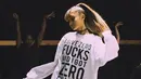 Konser Ariana Grande beberapa hari lalu memang berakhir tragis dan membuat si pemilik acara ikut merasa terpukul. Namun ia pun berjanji akan kembali lagi ke Manchester untuk memberi bantuan kepada para korban. (Instagram/arianagrande)