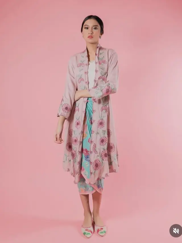 Outerwear kebaya by Vinona (Sumber: Instagram/vinona.id)
