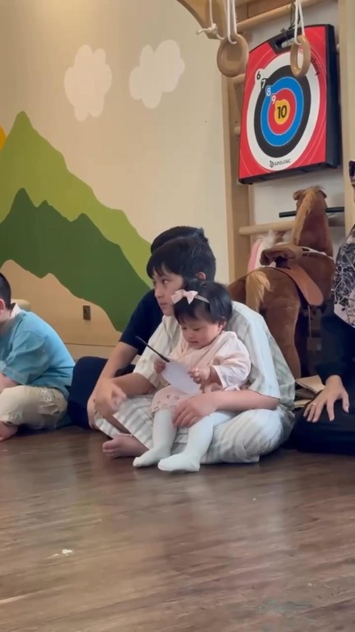 Gemes Banget, Ini Momen Rafathar Ikut Pesantren Kilat Sambil Momong Rayyanza dan Lily